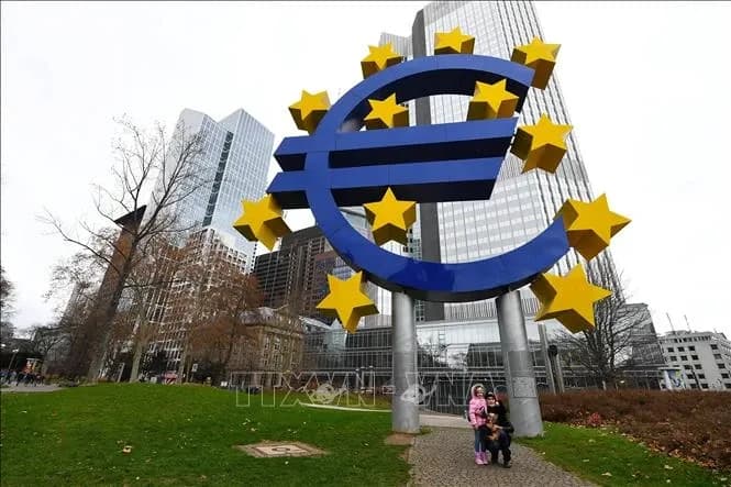 Eurozone Inflation Rises, Increasing Pressure on ECB for Rate Hikes