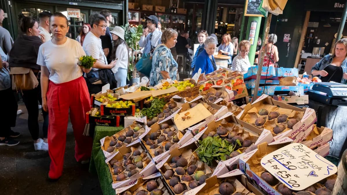 UK Economy Grows 0.1% in August Amid Challenges